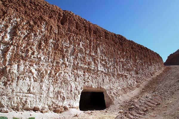 Opal Mine in Andamooka